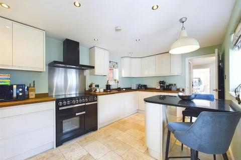 4 bedroom detached house to rent, Ilmer, Princes Risborough, Buckinghamshire