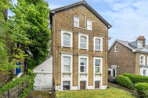 Dagnall Park, London, SE25