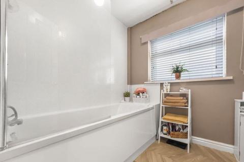 61 Lordsgate Lane, Burscough, Ormskirk, L40 7UR