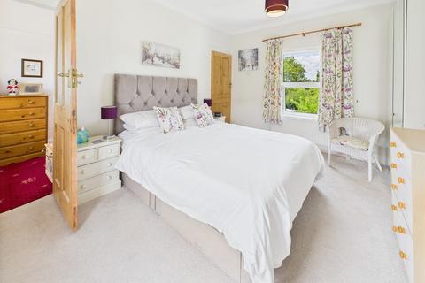 4 bedroom semi-detached house for sale, Hillside, Caerphilly. CF83