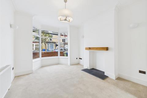 4 bedroom terraced house for sale, Haslemere Avenue, Bridlington
