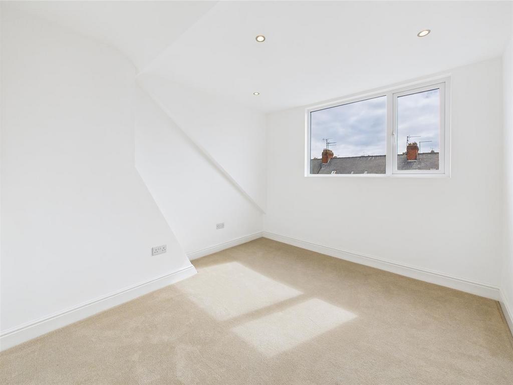 Bedroom: