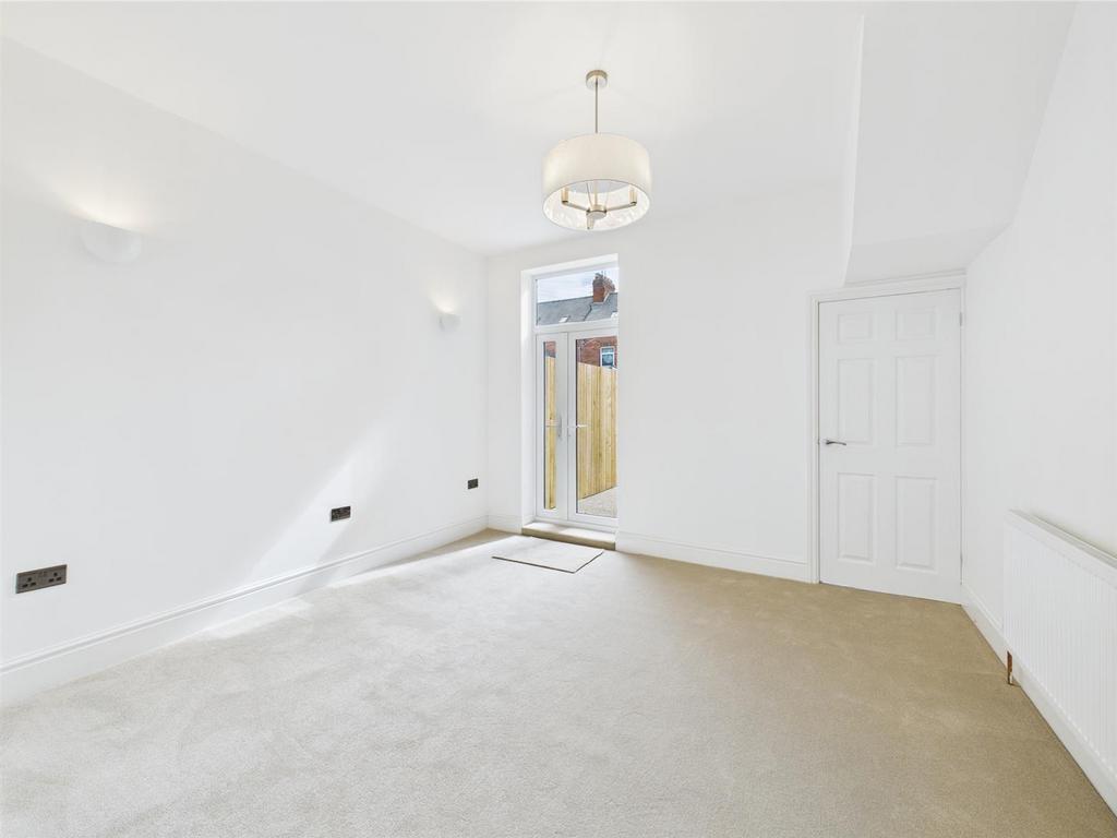 Dining room: