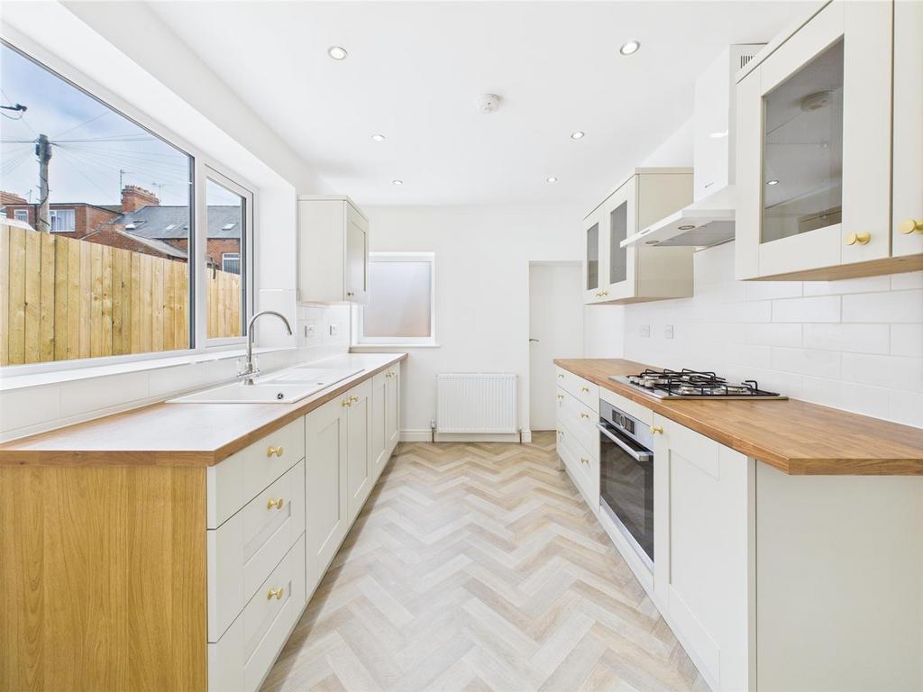Kitchen: