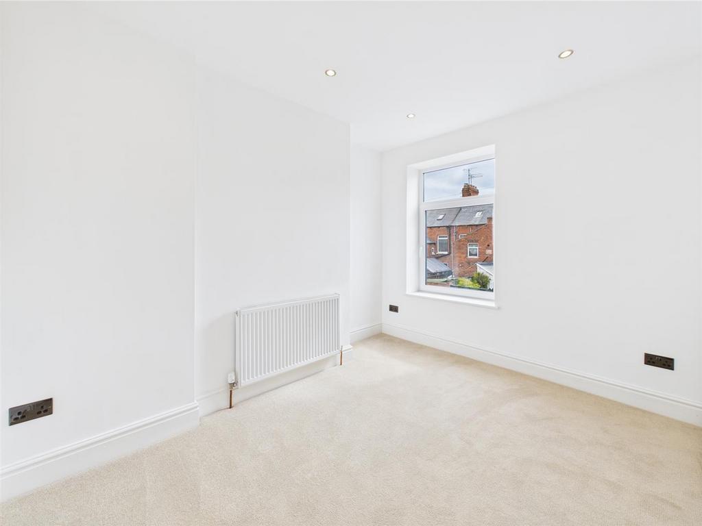 Bedroom: