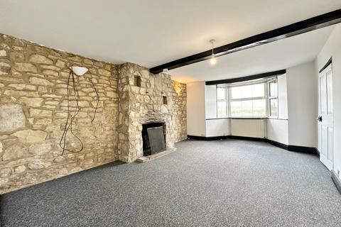 4 bedroom character property to rent, Watling Street, Potterspury, Towcester, NN12