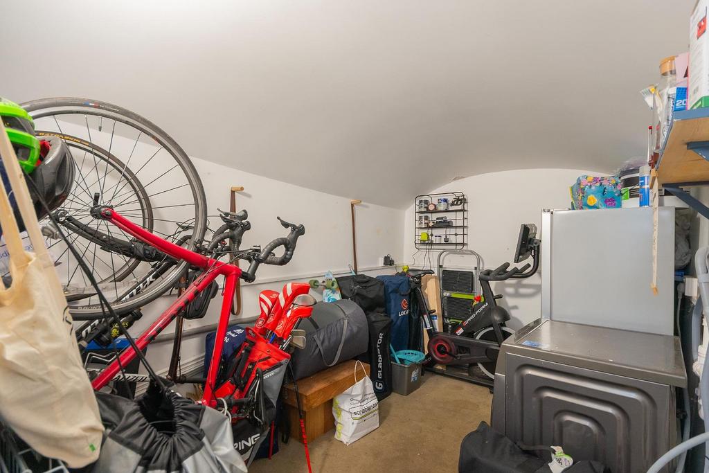 G0 F2 WPCN - Store B.jpg