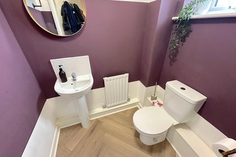 3 bedroom end of terrace house for sale, Bernard Hall Avenue, Wolverhampton WV11