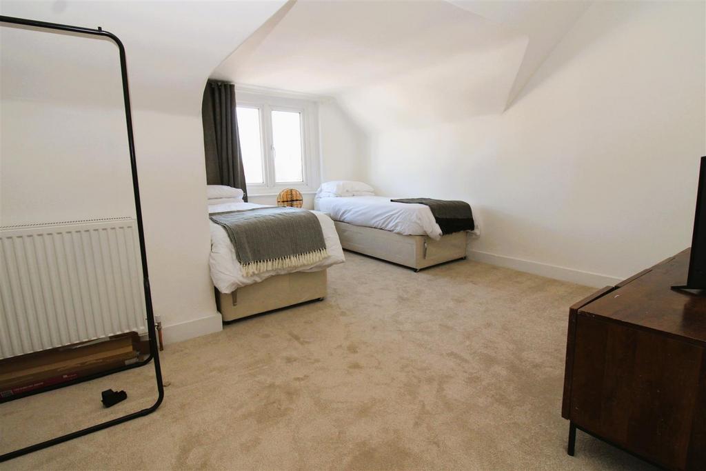 Top floor bedroom.JPG