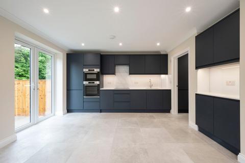 3 bedroom semi-detached house for sale, Cottimore Lane, Walton on Thames, KT12