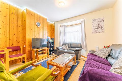 10 Colwyn Crescent, Hounslow, TW3 4AW