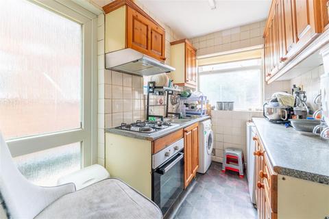 10 Colwyn Crescent, Hounslow, TW3 4AW