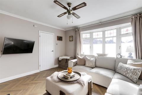 12 Abbots Close, Daybrook, Nottingham, NG5 6AU