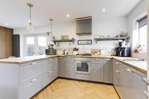 12 Abbots Close, Daybrook, Nottingham, NG5 6AU