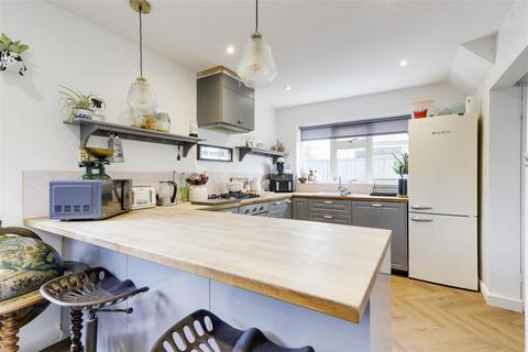 12 Abbots Close, Daybrook, Nottingham, NG5 6AU