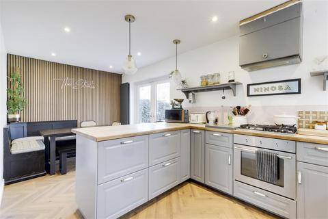 12 Abbots Close, Daybrook, Nottingham, NG5 6AU