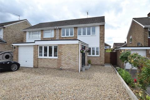 55 Aylesham Way, Yateley, GU46 6NU