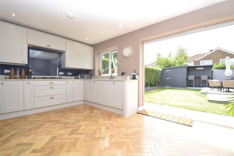 55 Aylesham Way, Yateley, GU46 6NU