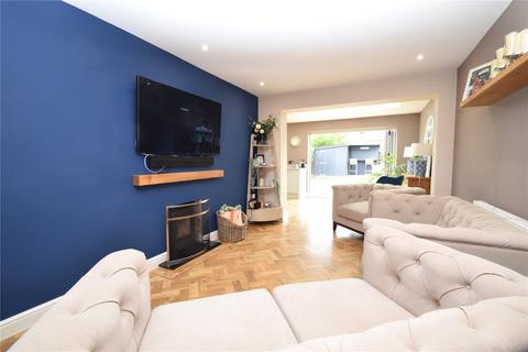 55 Aylesham Way, Yateley, GU46 6NU