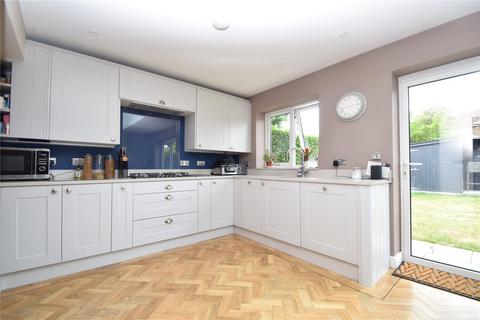 55 Aylesham Way, Yateley, GU46 6NU