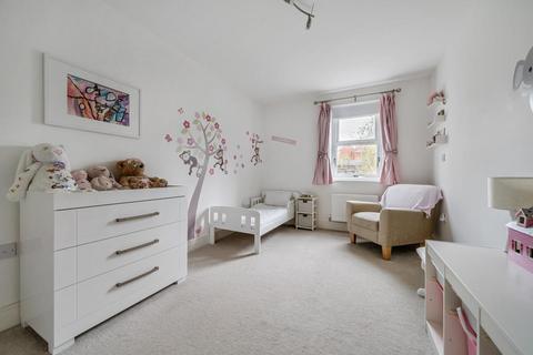 18 Wilkes Close, London, NW7 1FP