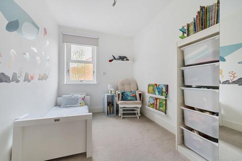 18 Wilkes Close, London, NW7 1FP