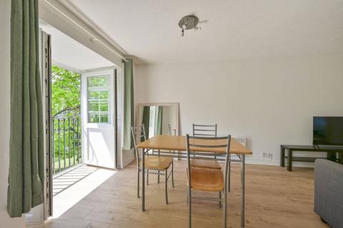 2 bedroom flat for sale, Selhurst Close, Wimbledon Common, London, SW19