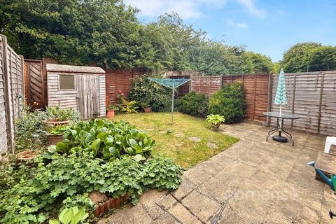 14 Beecham Berry, Basingstoke, RG22 4PB