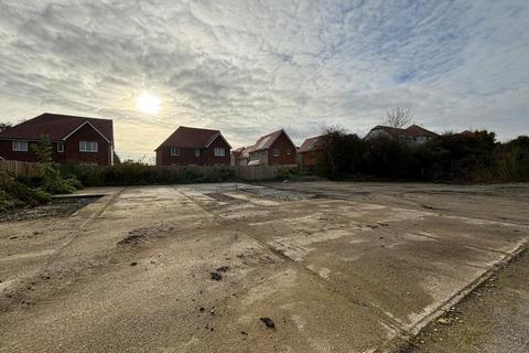 Land to rent - Headcorn Rd Lenham ME17 2FP