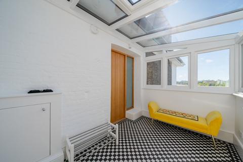 5b Vanbrugh Terrace, London, SE3 7AP