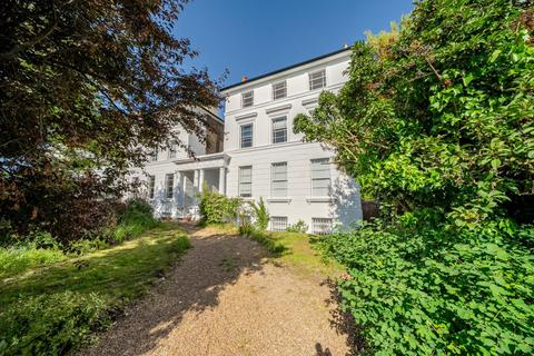 5b Vanbrugh Terrace, London, SE3 7AP