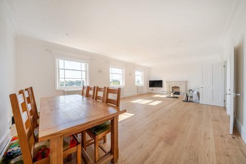 5b Vanbrugh Terrace, London, SE3 7AP