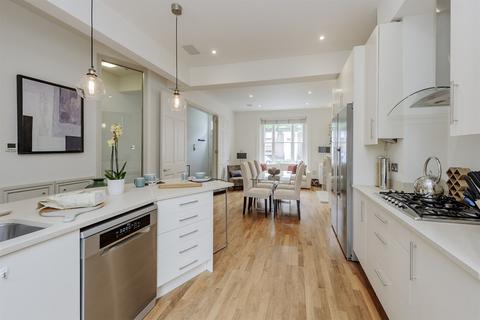 3 bedroom maisonette for sale, Abingdon Road, London, W8