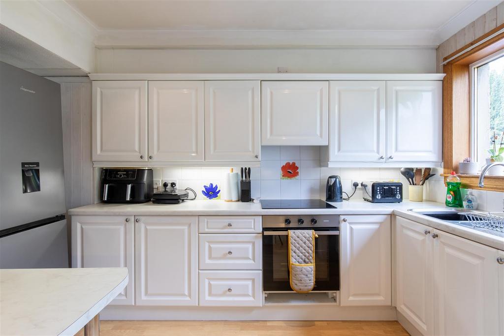 5 Castle Way Glencarse, Perth-4.jpg
