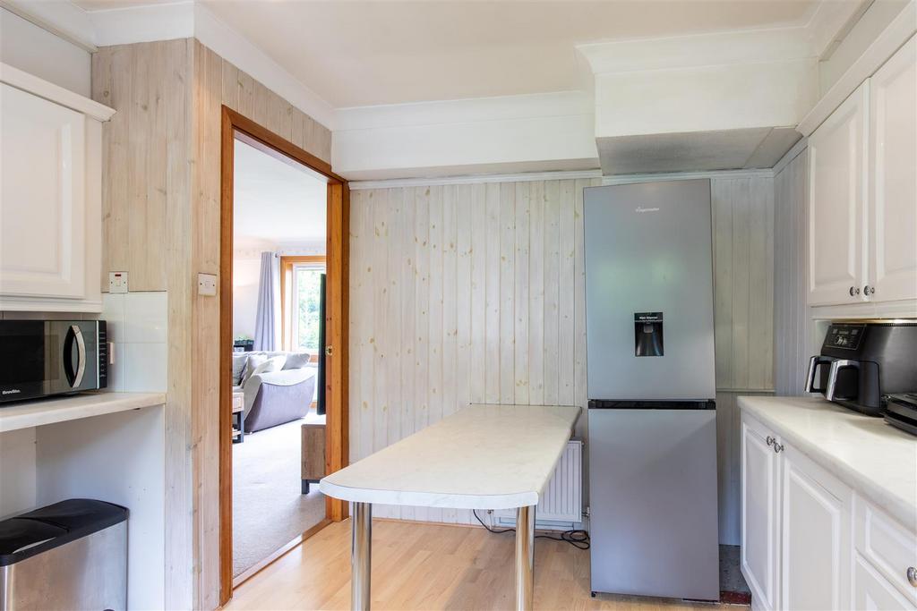 5 Castle Way Glencarse, Perth-5.jpg