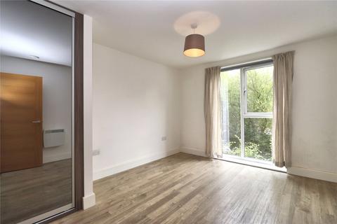 2 bedroom flat for sale, Sycamore Avenue, Surrey GU22