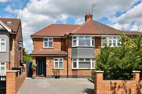 32 Devonshire Road, London, NW7 1LL