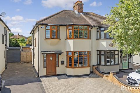 Highfield Road, Hornchurch, RM12