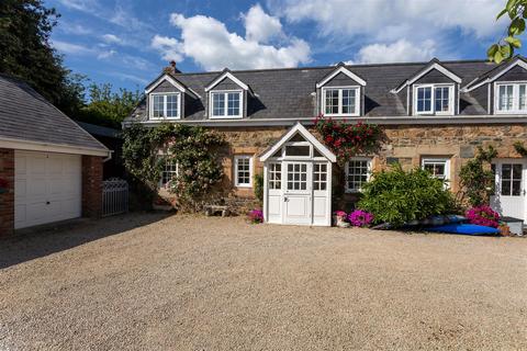 3 bedroom house for sale, 3 Vale View Farm, St Saviour JE2
