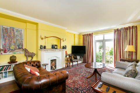 16 Cliff Road, Folkestone, CT20 2JD