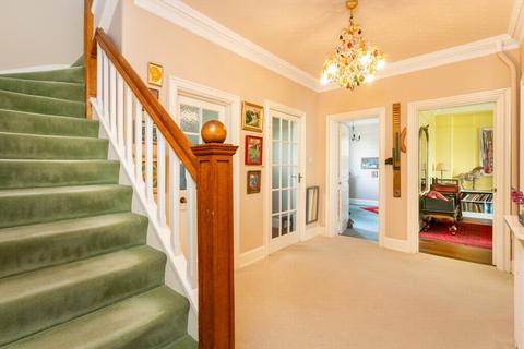 16 Cliff Road, Folkestone, CT20 2JD
