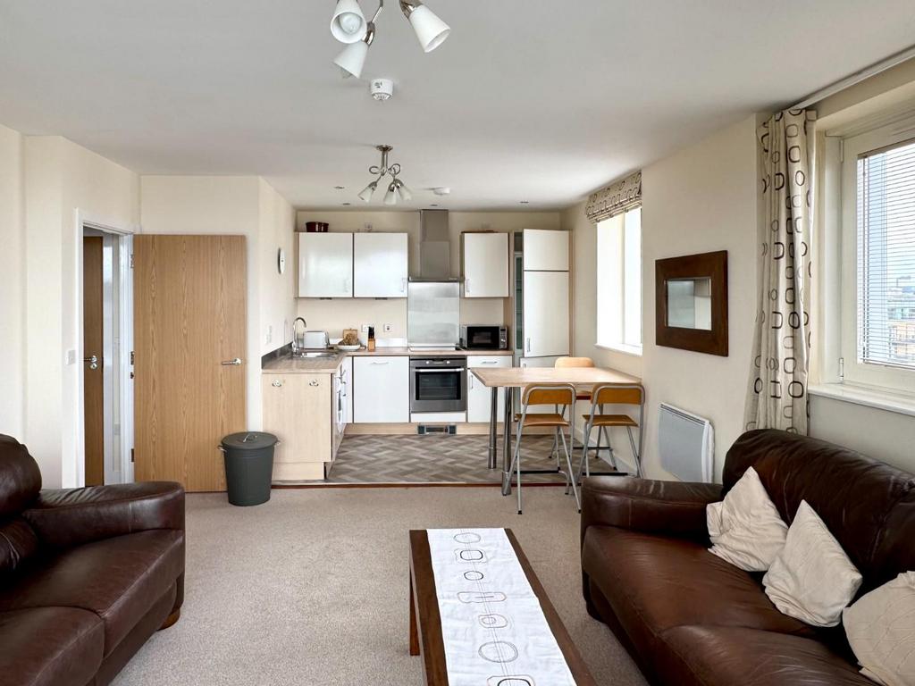 Living/dining/kitchen