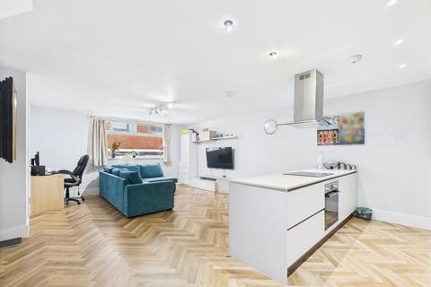 2 bedroom end of terrace house for sale, Field End Road, Ruislip, HA4