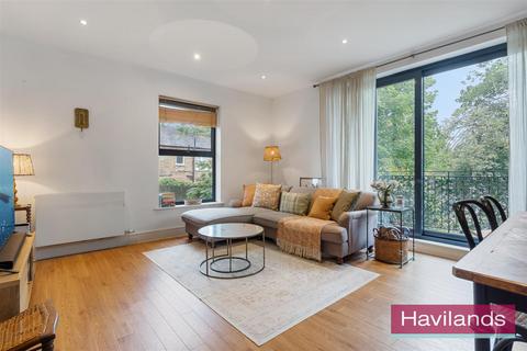 2 bedroom apartment for sale, Green Lanes, London