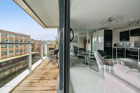 2 bedroom apartment for sale, Geoffrey Watling Way, Norwich, Norfolk