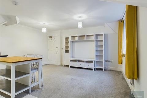 2 bedroom apartment to rent, Red Gables, Trowbridge BA14