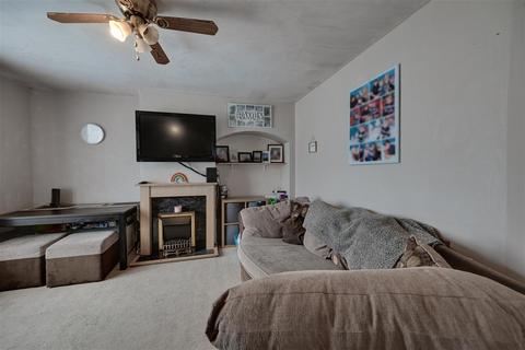 2 bedroom end of terrace house for sale, Babington Road, Dagenham, Essex