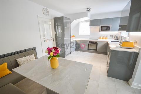 12 Batworth Drive, Sheffield, S5 8XX
