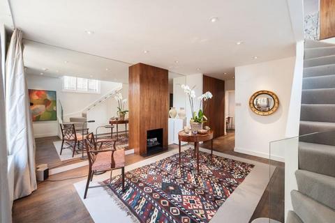 2 bedroom detached house for sale, Bulls Gardens, Chelsea, SW3