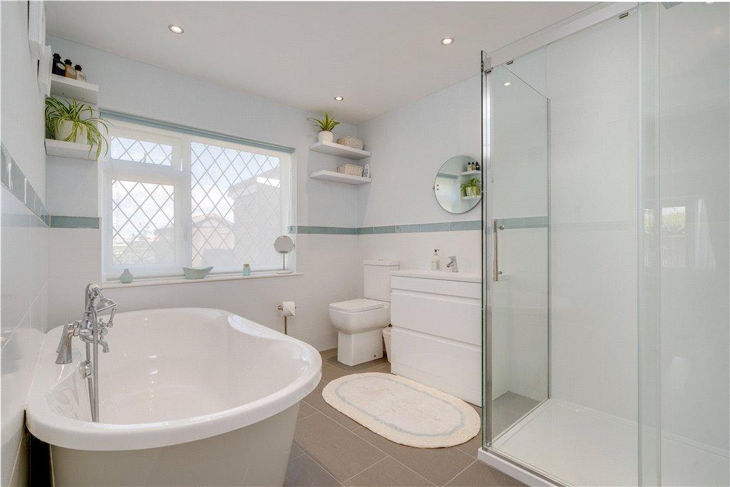 En-Suite Bathroom